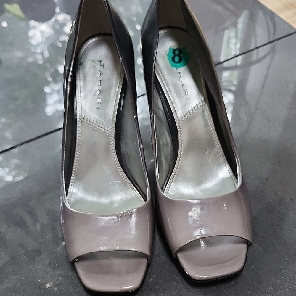 Tahari Women's Gray Peep Toe Heels